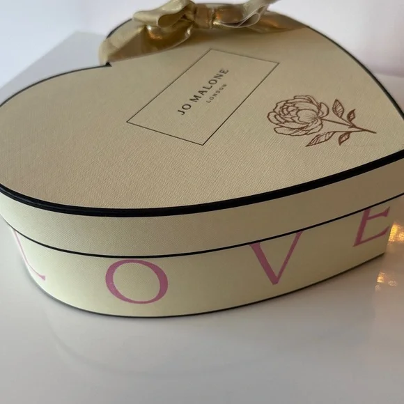 Limited Edition Jo Malone Empty Heart Gift Storage Box Ribbon Tissue - Picture 2 of 8